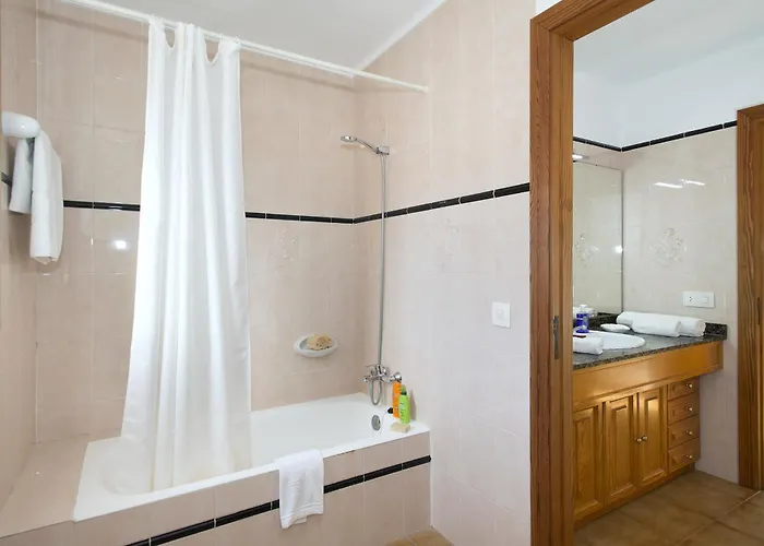 Owl Volanti - 10 Walk To The Old Town Villa