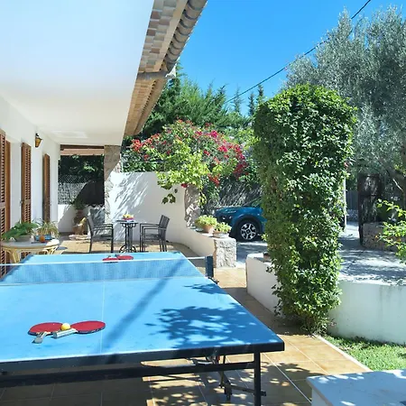 Owl Volanti - 10 Walk To The Old Town *