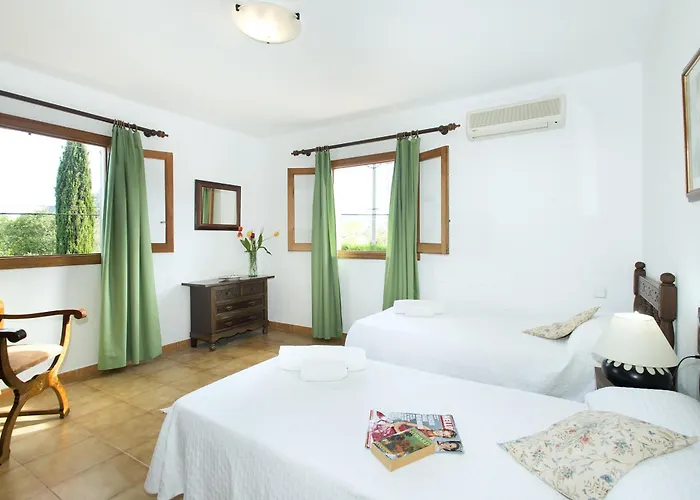 Owl Volanti - 10 Walk To The Old Town Willa